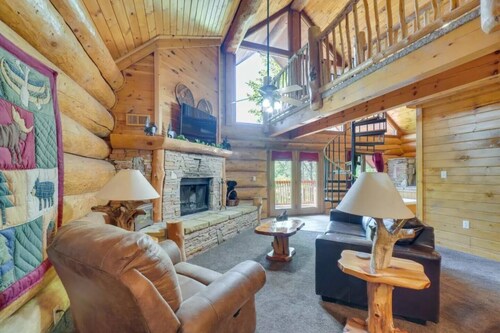 LeConte - Secluded Mountain Top Cabin