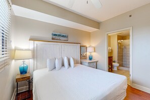 1 slaapkamer, een strijkplank/strijkijzer, internet, beddengoed