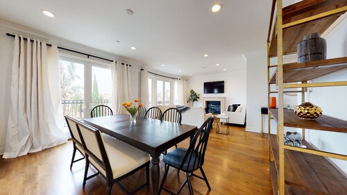 Luxurious & Private Beverly Hills Condo with Views