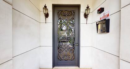 Luxurious & Private Beverly Hills Condo with Views