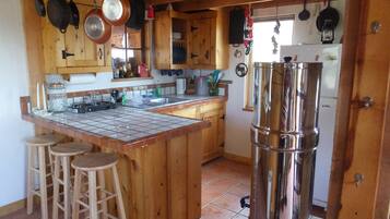 Kühlschrank, Ofen, Herdplatte, Wasserkocher