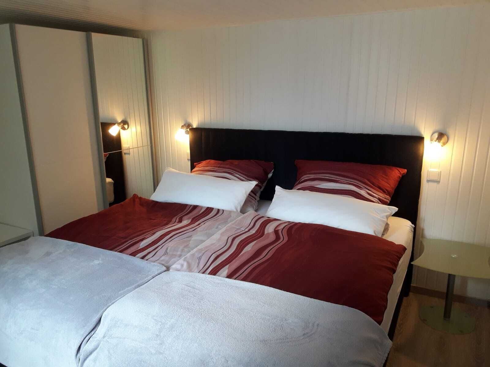 1 chambre, fer et planche à repasser, draps fournis