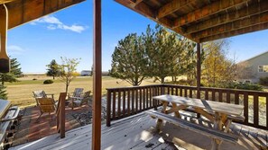Outdoor dining - Sans Souci Cabin (Red Lodge)