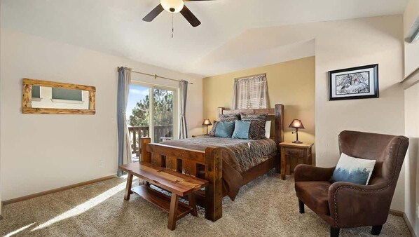 3 bedrooms, iron/ironing board, travel crib, free WiFi - Sans Souci Cabin (Red Lodge)