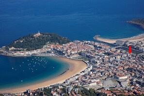 Beach - Avenida Suite by FeelFree Rentals (San Sebastián)