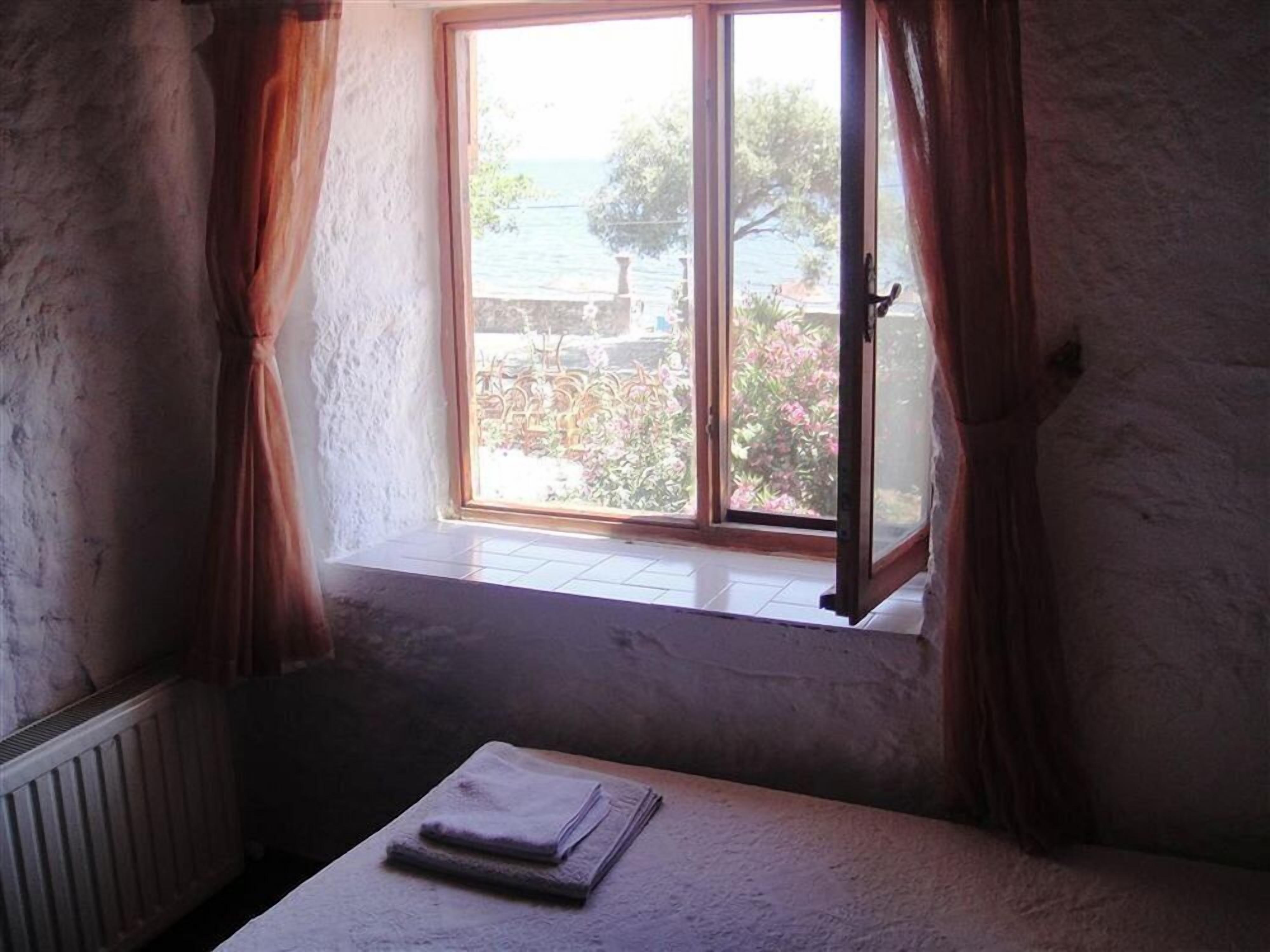 Standard Triple Room | Bed sheets