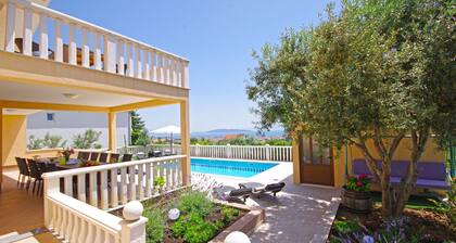 Villa Iva für 14 Personen in der Nähe von Split privatem Pool und 7 Schlafzimmer