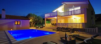 Villa Iva SAVE 20 percent on Split-villas com