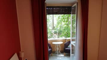 Double Room (Red) | Minibar, in-room safe, individually decorated, individually furnished