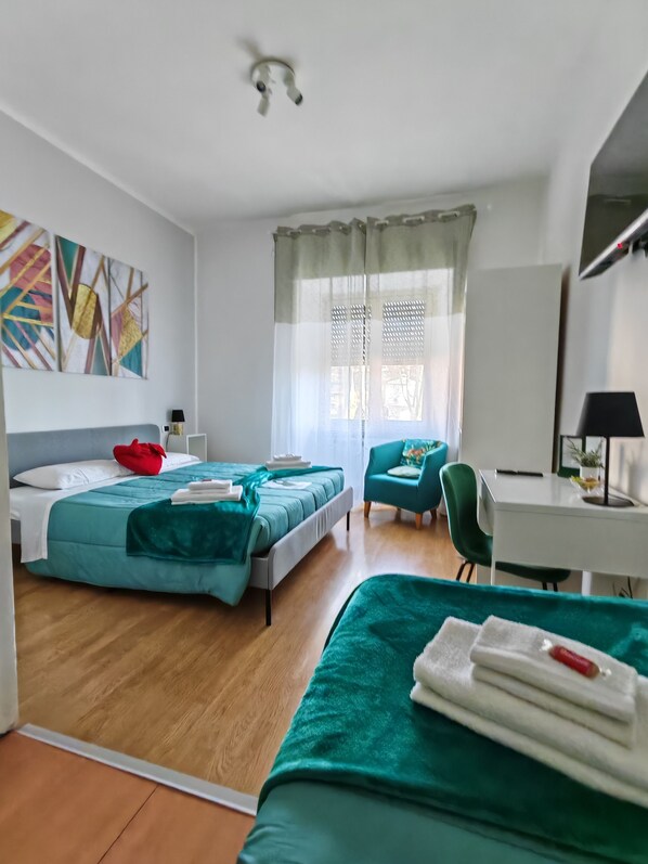 Chambre Triple (Green) | Minibar, coffres-forts dans les chambres, décoration personnalisée