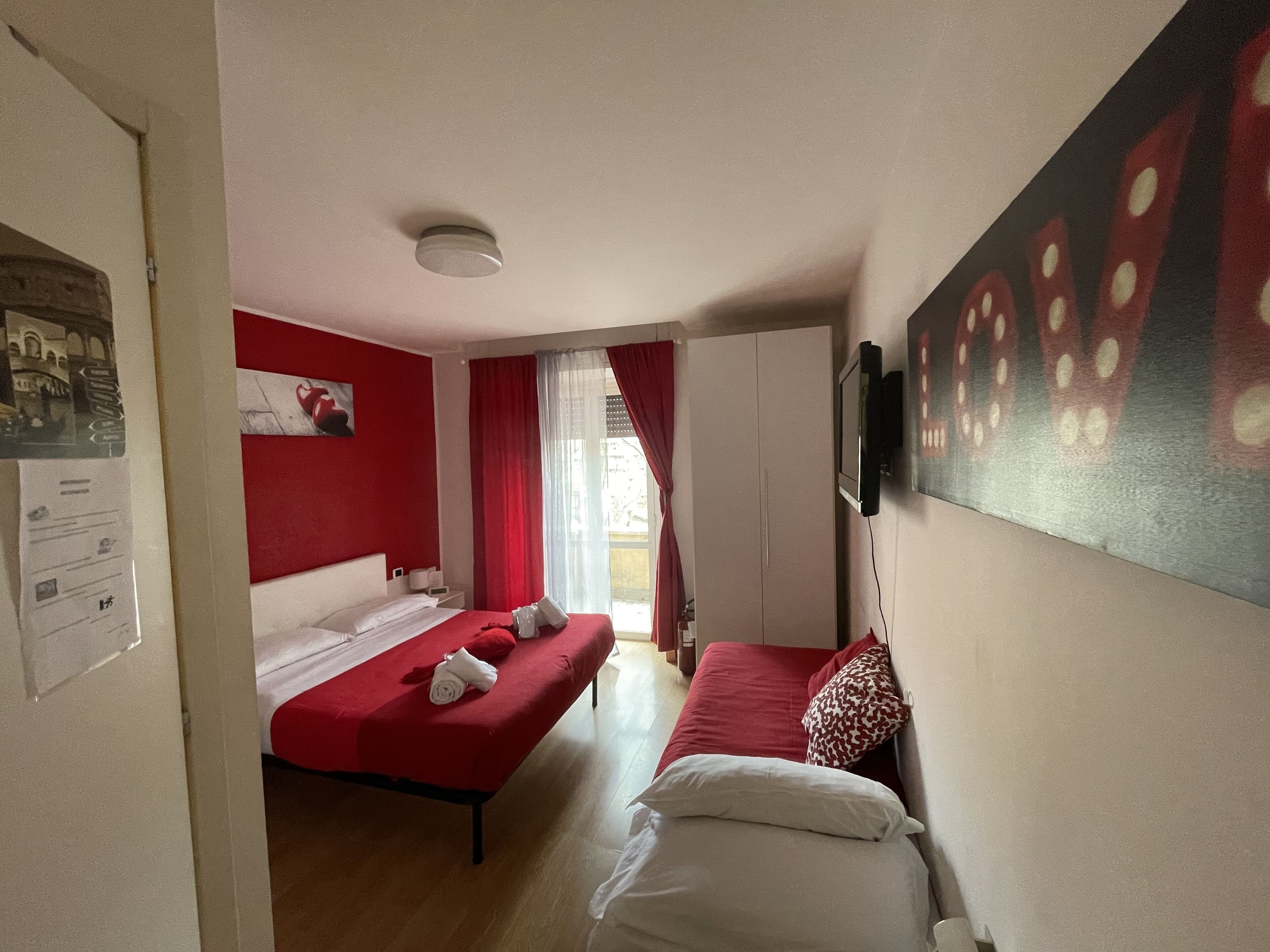 Quarto casal (Red) | Frigobar, cofres nos quartos, individualmente decorados