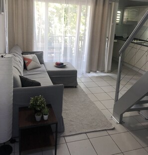 Interior - Cozy one-bedroom & mezzanine apartment (Philipsburg)