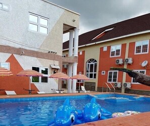 Outdoor pool - Gaana Hotel (Tamale)