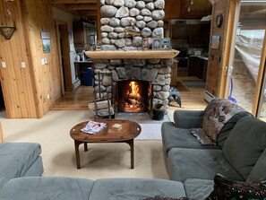 Smart TV, fireplace, stereo