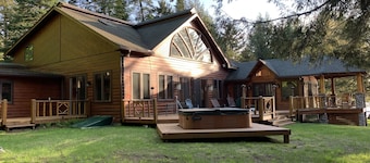Adirondack Waterfront Lodge vicino a Old Forge