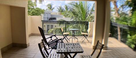 Casa, 3 habitaciones, cocina | Terraza o patio