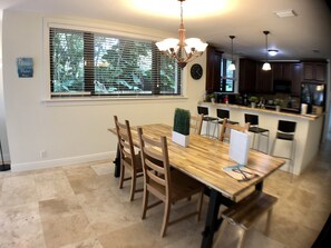 House, 3 Bedrooms, Kitchen | In-room dining - Huge House in Fort Lauderdale - 819 (Fort Lauderdale)