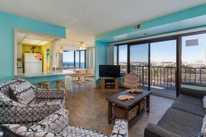 House, Multiple Beds (Two-Bedroom Townhouse) | Living room