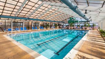 House, 1 Queen Bed (Two-Bedroom Apartment) | Pool | A heated pool