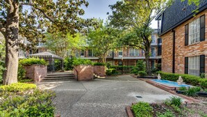 Property grounds - Two-bedroom Apartment (San Antonio)