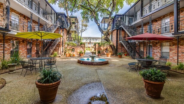 Property grounds - Two-bedroom Apartment (San Antonio)