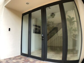 Exterior - Huge House in Fort Lauderdale -  821 (Fort Lauderdale)