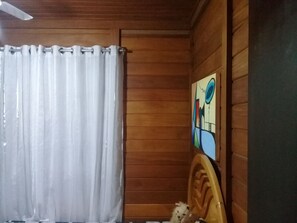 3 habitaciones, tabla de planchar con plancha, wifi y ropa de cama