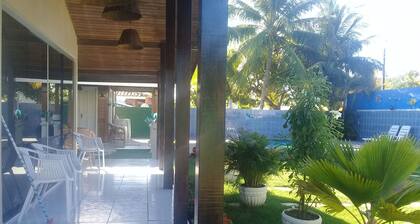 Chalet de madera noble .Ambiente forestal.