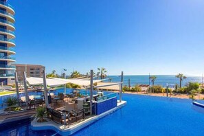 Infinity-pool, opvarmet pool