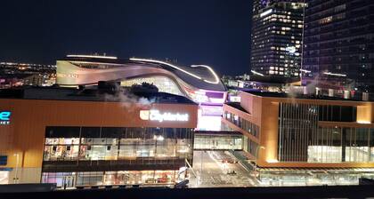 Upscale condo in ❤ Ice district.Same day bookings possible/confirm availability