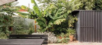 Beautiful Cottage with Garden Courtyard in City Square Mile