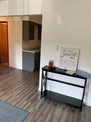 Walkable to restaurants pubs and the cruise ship. Central location Apartment