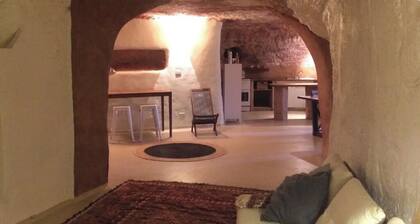 Superbe pirogue / grotte