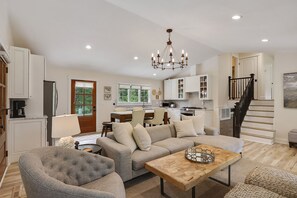 Smart TV - 3 Bed/2.5 Bath South Forest Beach Home has Private Pool and Beach Access Path (Hilton Head)