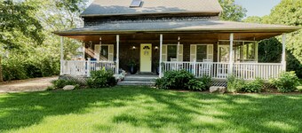 Nyrenovert hjem med nye møbler, stor hage og flotte verandaer!