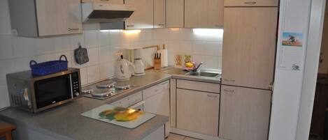 Fridge, microwave, highchair