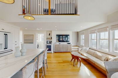 Newly built, bayview house steps from the beach with spacious deck, W/D & grill