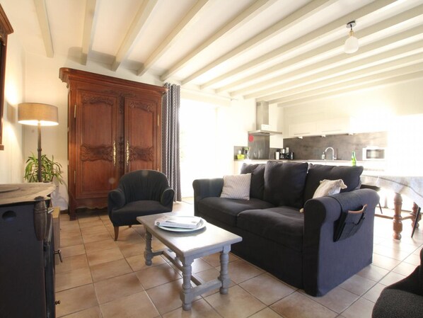 Televisión y chimenea 