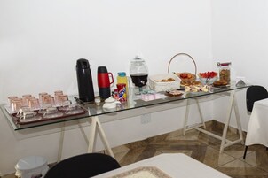 Free daily buffet breakfast