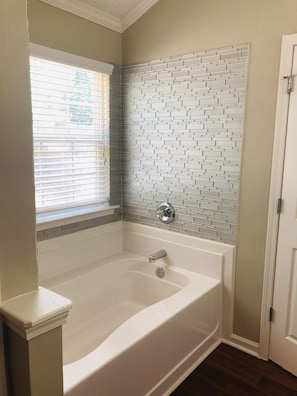 Håndklær, såpe og toalettpapir