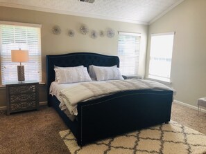 4 soverom, strykejern/-brett, wi-fi og sengetøy