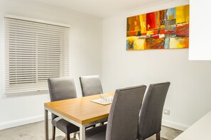 Executive Apartment, 2 Bedrooms | In-room dining