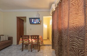 Interior - Single Room 1 Double Bed, Terrace, Free High Speed Wirelss & Wired Intenert (Los Frailes)