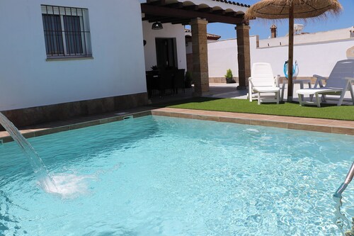Villa avec piscine privée et WiFi