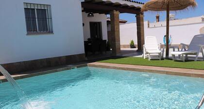 Villa avec piscine privée et WiFi
