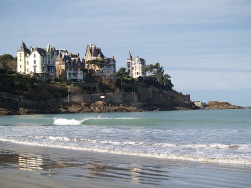 Maison à louer, à 20 m de la grande plage  de Saint lunaire             