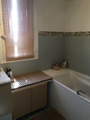 Hair dryer, towels, soap, shampoo
