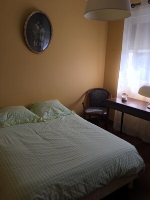 2 chambres, fer et planche à repasser, Wi-Fi, draps fournis