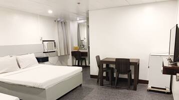 Desk, laptop workspace, iron/ironing board, free WiFi