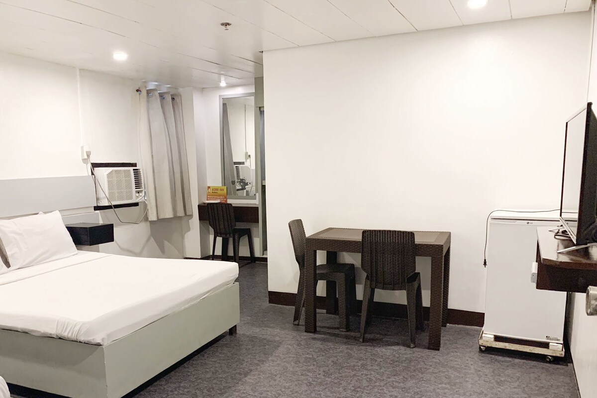 办公桌、笔记本电脑工作区、熨斗/熨板、免费 WiFi